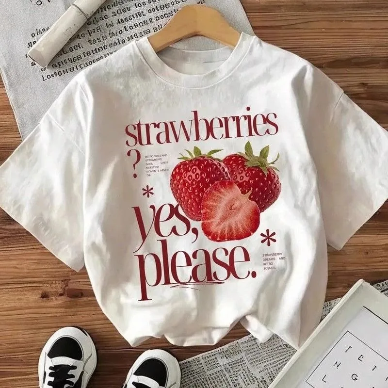 Camiseta retro de algodón puro con estampado de fresas.